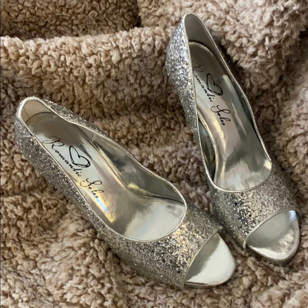 Silver sparkly open toed 11M 4” heels